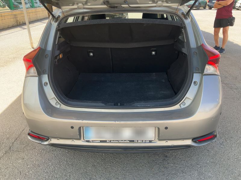 Toyota Auris 1.4 Turbodiesel Active — zdjęcie 10