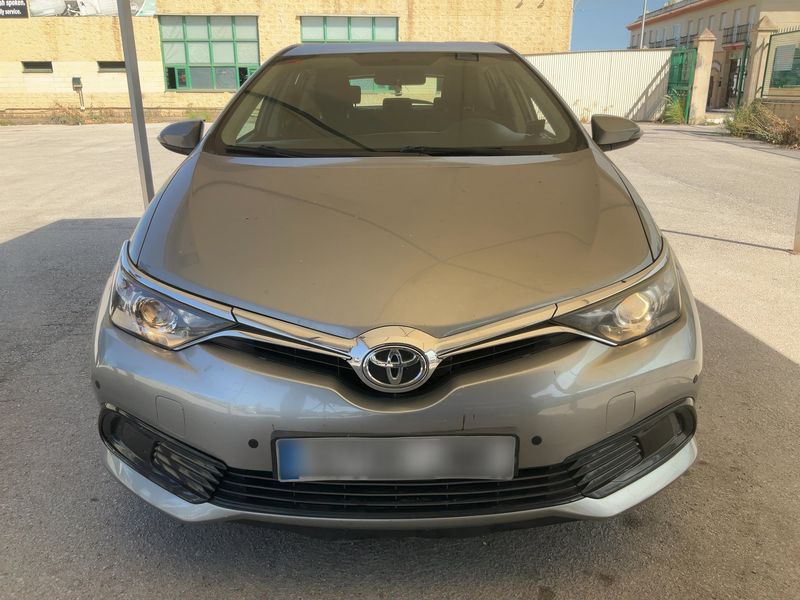 Toyota Auris 1.4 Turbodiesel Active — zdjęcie 9