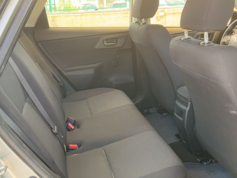 Toyota Auris 1.4 Turbodiesel Active — zdjęcie 14