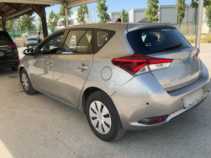 Toyota Auris 1.4 Turbodiesel Active — zdjęcie 3