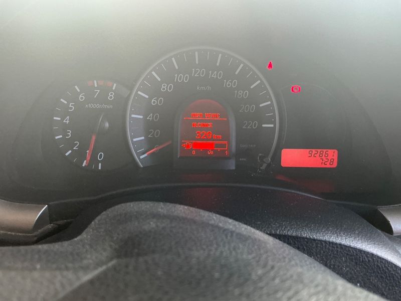 Nissan Micra 1.2 Tekna — zdjęcie 13