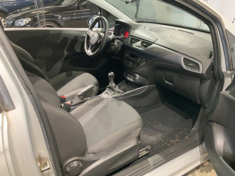 Opel Corsa 1.2 Edition — zdjęcie 11