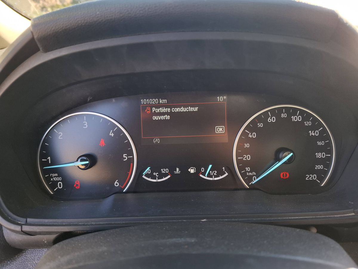 Ford EcoSport 2019 — photo 13