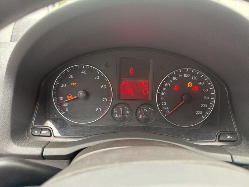 Volkswagen Golf V 1.4 Trendline — zdjęcie 12