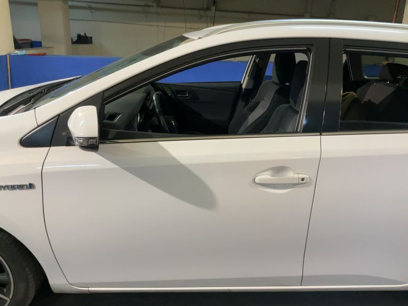 Toyota Auris Touring Sports 1.8 Hybrid Feel! — zdjęcie 4