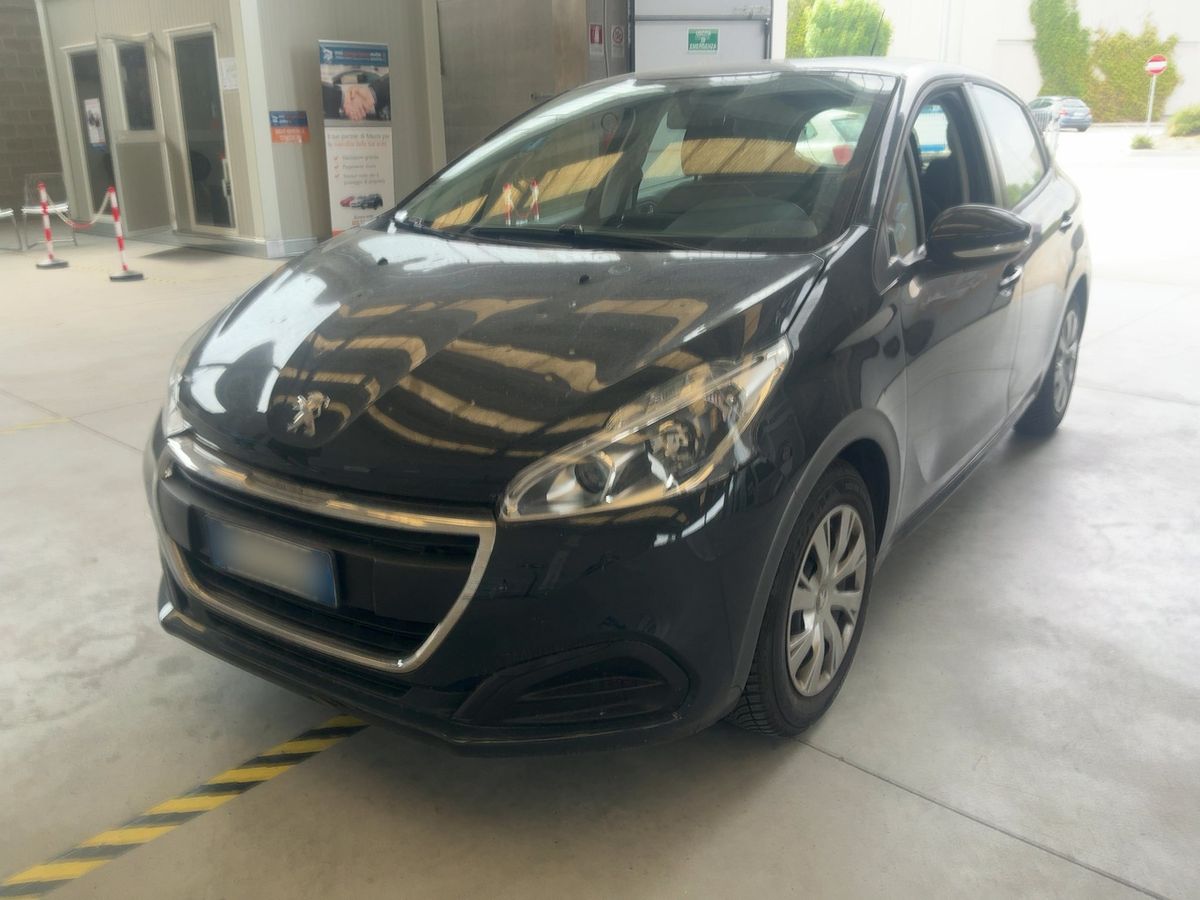 Peugeot 208 2019 — photo 1