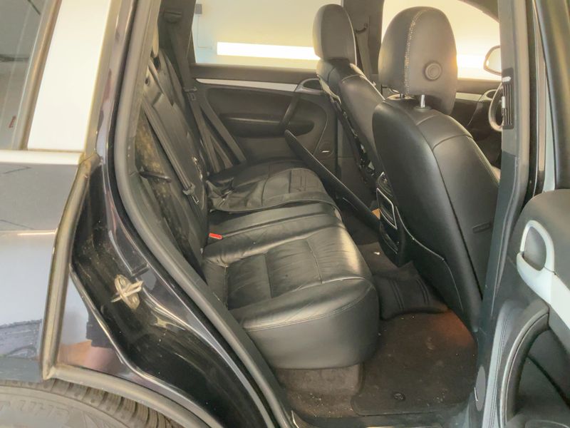 Porsche Cayenne Turbo — zdjęcie 14