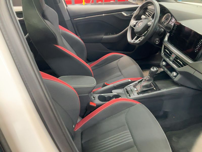 Skoda Kamiq 1.0 TSI Monte Carlo — zdjęcie 11