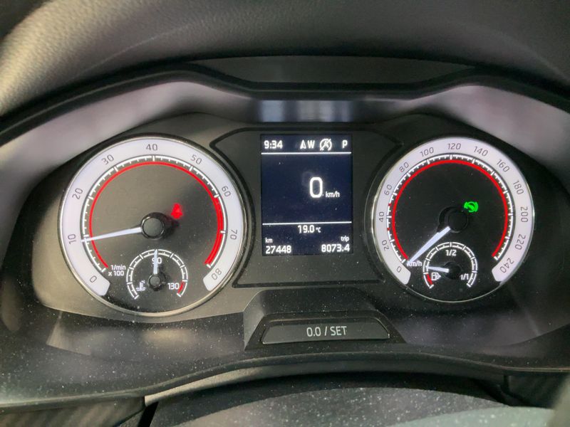 Skoda Kamiq 1.0 TSI Monte Carlo — zdjęcie 13