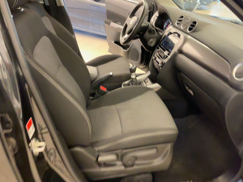 Suzuki Vitara 1.4 BoosterJet Mild-Hybrid Comfort 4x2 — zdjęcie 11