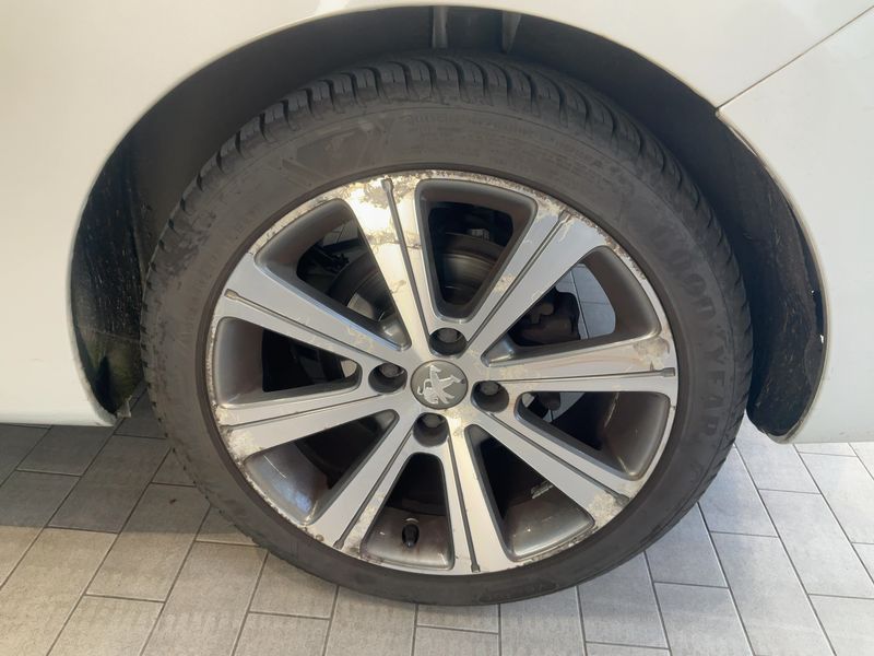 Peugeot 308 2.0 HDi Active 2013 – снимка 5