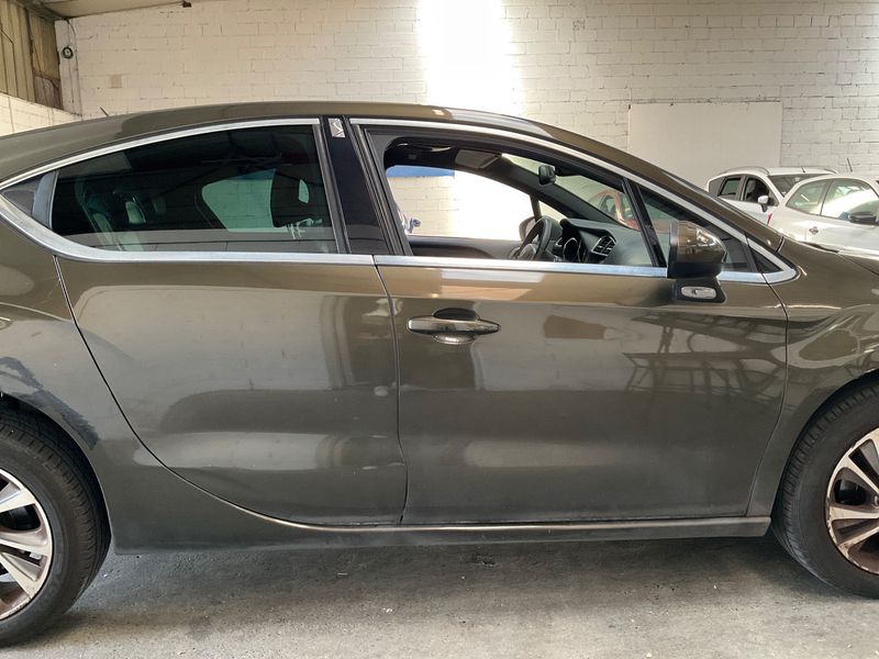 Citroen DS4 1.6 HDi Chic — zdjęcie 7
