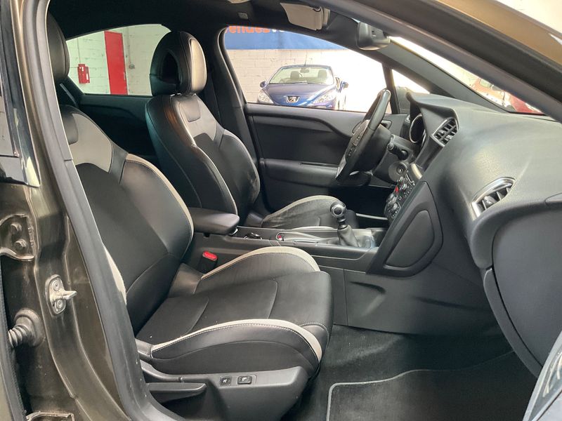 Citroen DS4 1.6 HDi Chic — zdjęcie 11