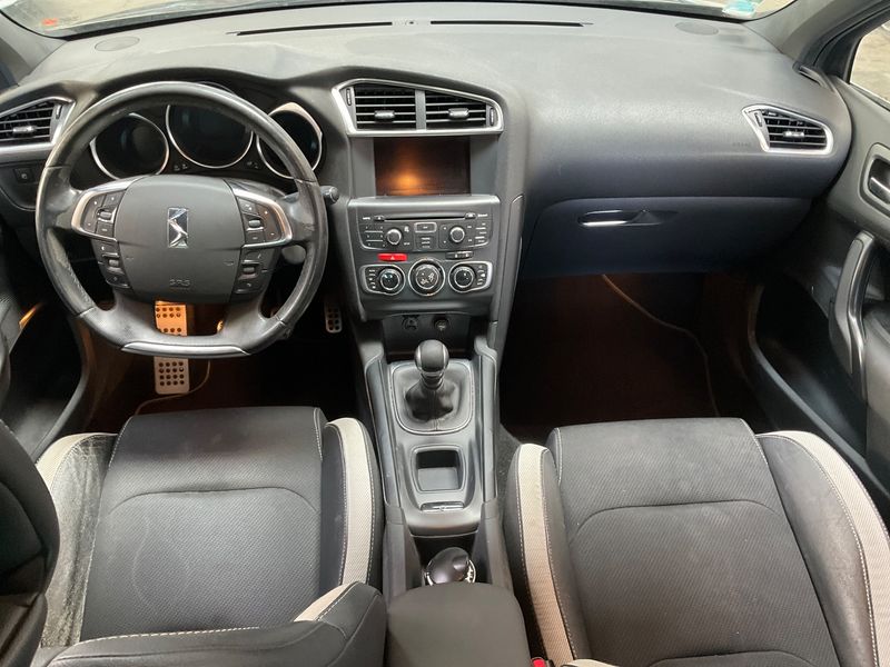 Citroen DS4 1.6 HDi Chic — zdjęcie 12