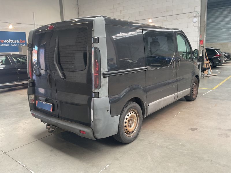 Opel Vivaro 2.5 DTI / CDTI Kasten L1H1 2,7t — zdjęcie 2