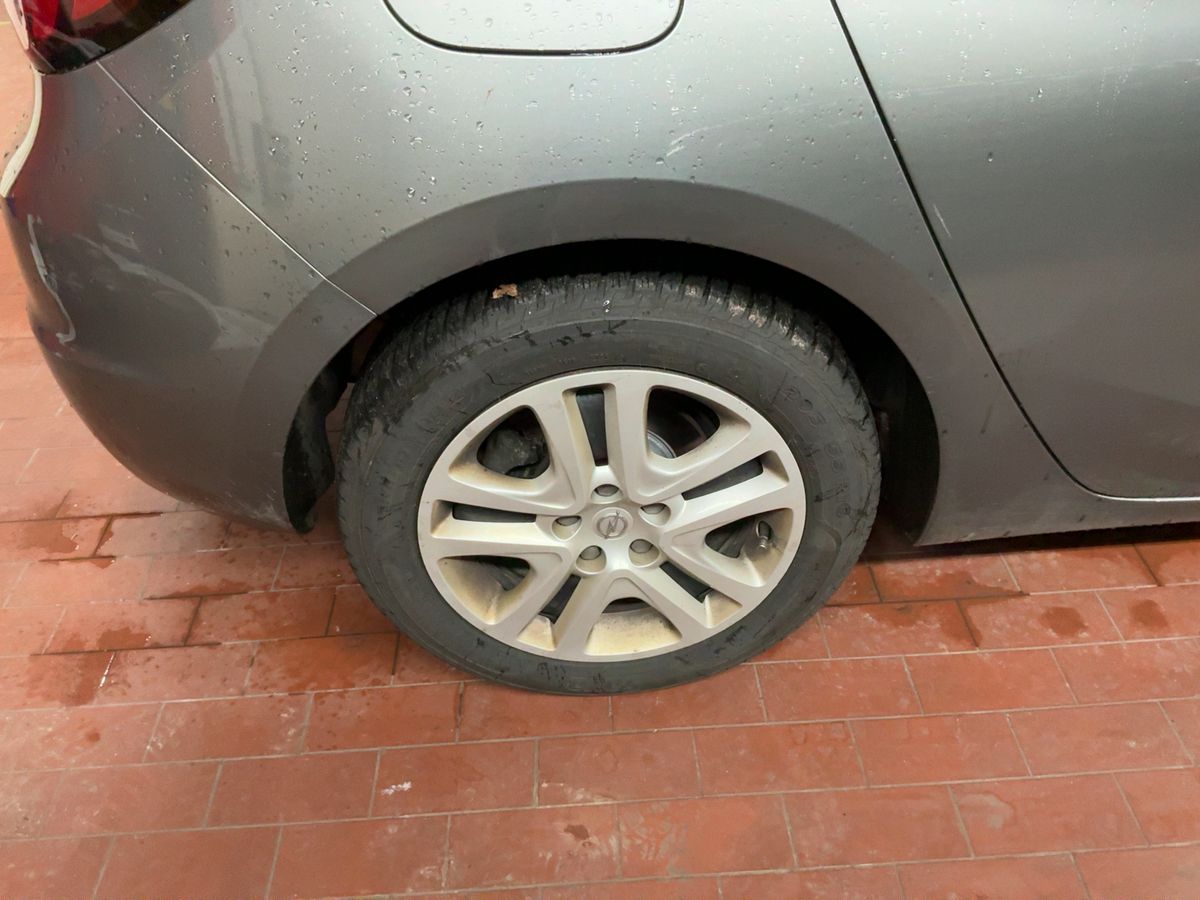 Opel Astra 2018 — photo 10