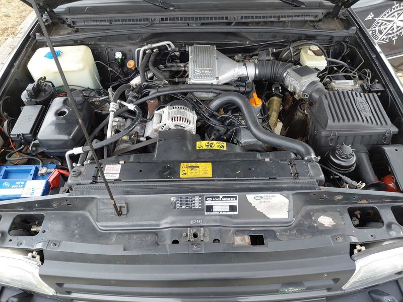 Land Rover Discovery 3.9 V8i ES — zdjęcie 8