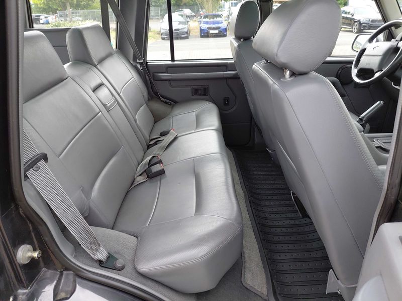 Land Rover Discovery 3.9 V8i ES — zdjęcie 13