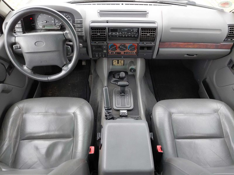 Land Rover Discovery 3.9 V8i ES — zdjęcie 11