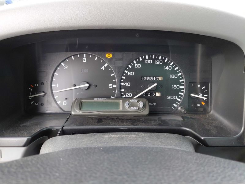 Land Rover Discovery 3.9 V8i ES — zdjęcie 12