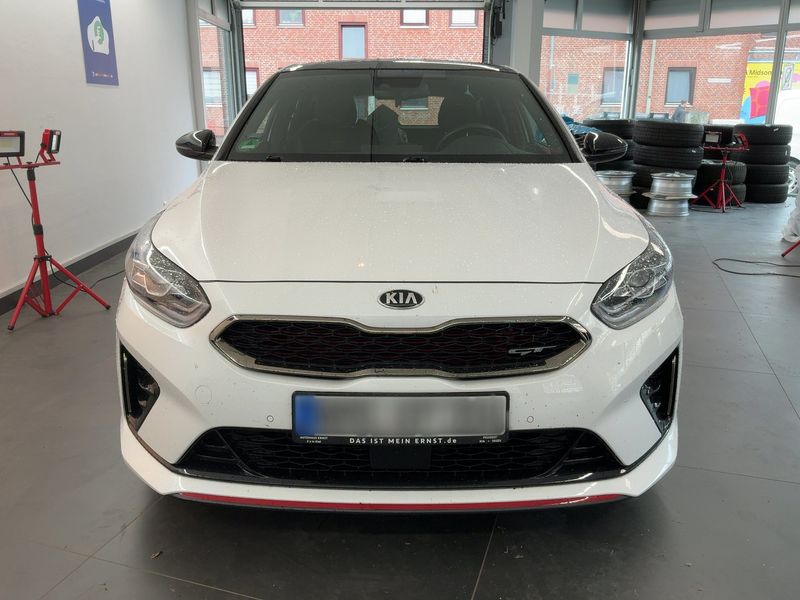 Kia cee'd 1.6 TGDI GT — zdjęcie 9