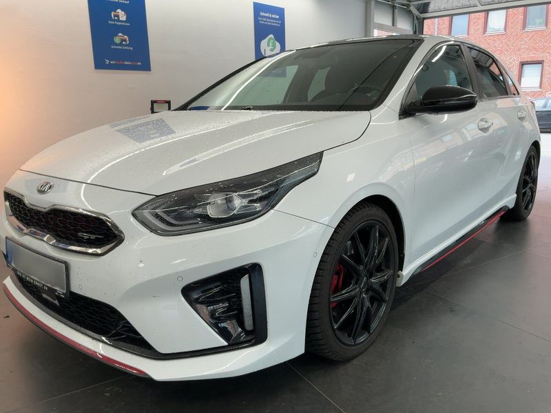 Kia cee'd 1.6 TGDI GT — zdjęcie 2