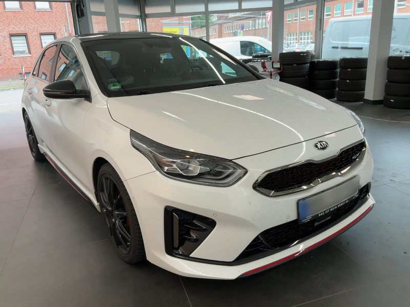 Kia cee'd 1.6 TGDI GT — zdjęcie 8
