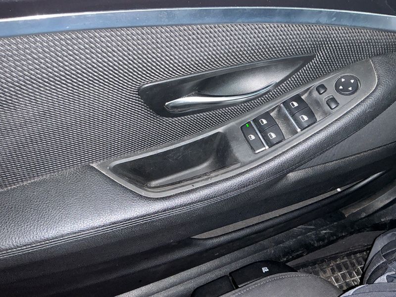 BMW 5er 520i 2013 – снимка 33