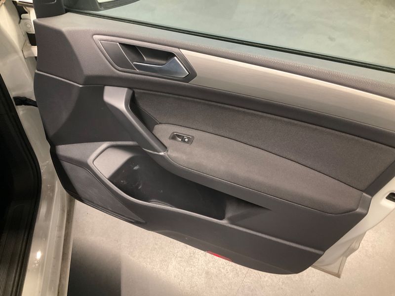 Volkswagen Touran 2.0 TDI Comfortline BlueMotion Tech 2019 – снимка 32
