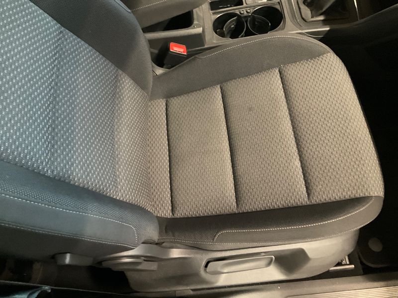 Volkswagen Touran 2.0 TDI Comfortline BlueMotion Tech 2019 – снимка 33