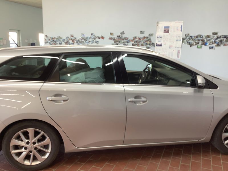 Toyota Auris Touring Sports 1.6 Life+ — zdjęcie 7