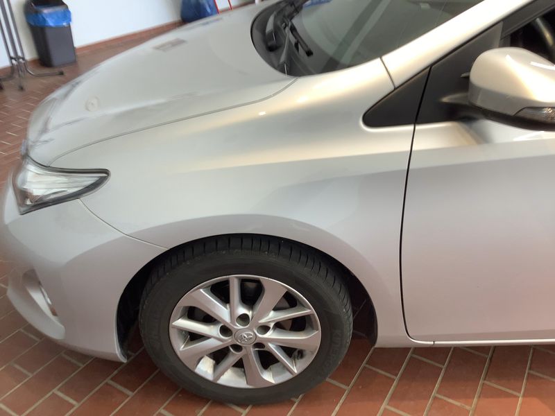 Toyota Auris Touring Sports 1.6 Life+ — zdjęcie 2