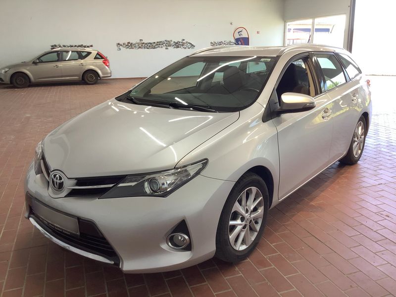 Toyota Auris Touring Sports 1.6 Life+