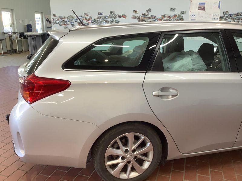 Toyota Auris Touring Sports 1.6 Life+ — zdjęcie 6