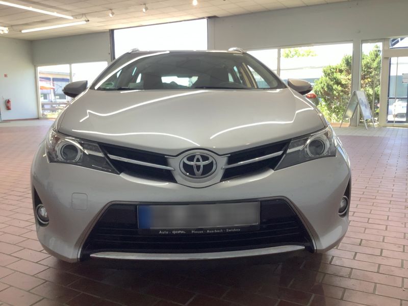 Toyota Auris Touring Sports 1.6 Life+ — zdjęcie 9