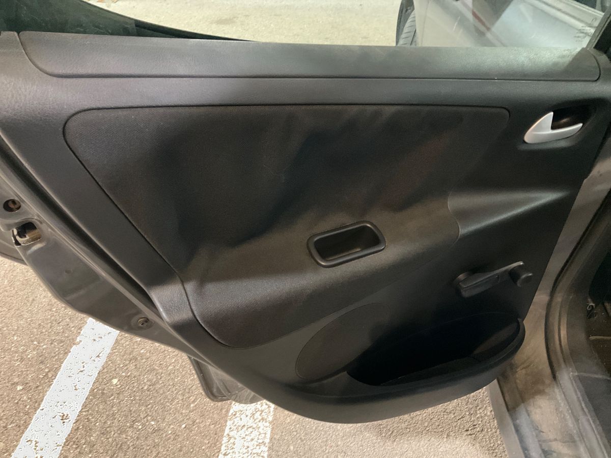Peugeot 207 2014 — photo 34