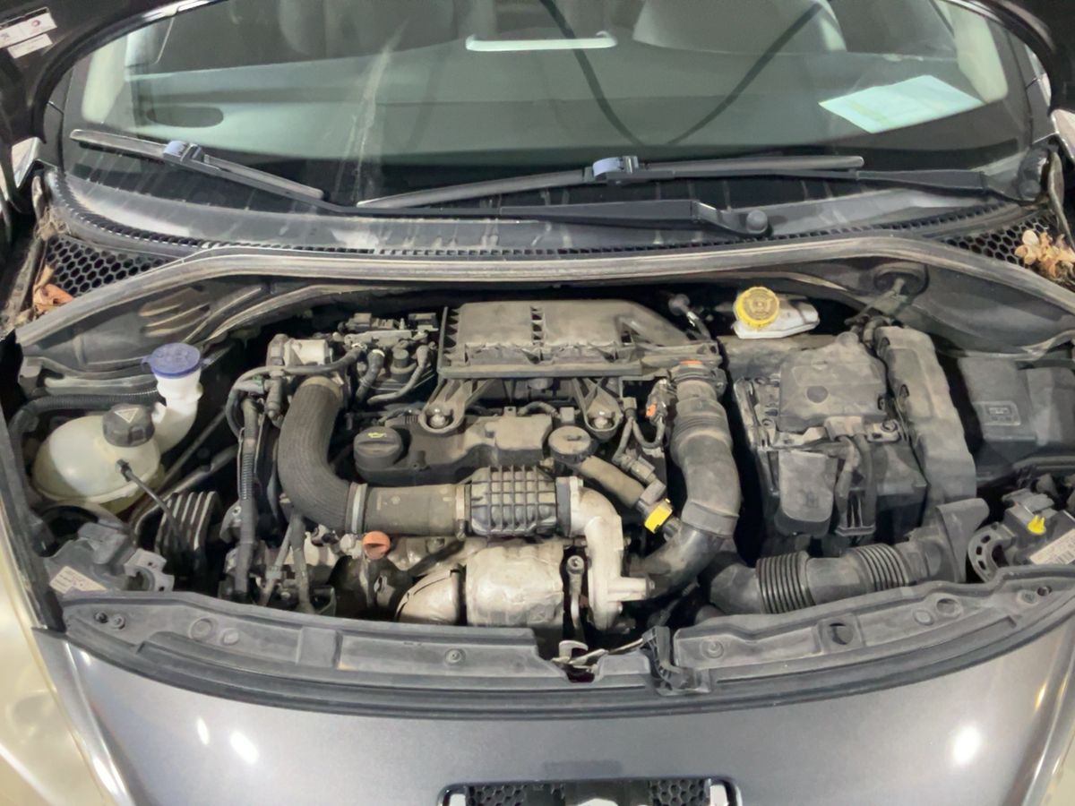 Peugeot 207 2014 — photo 52