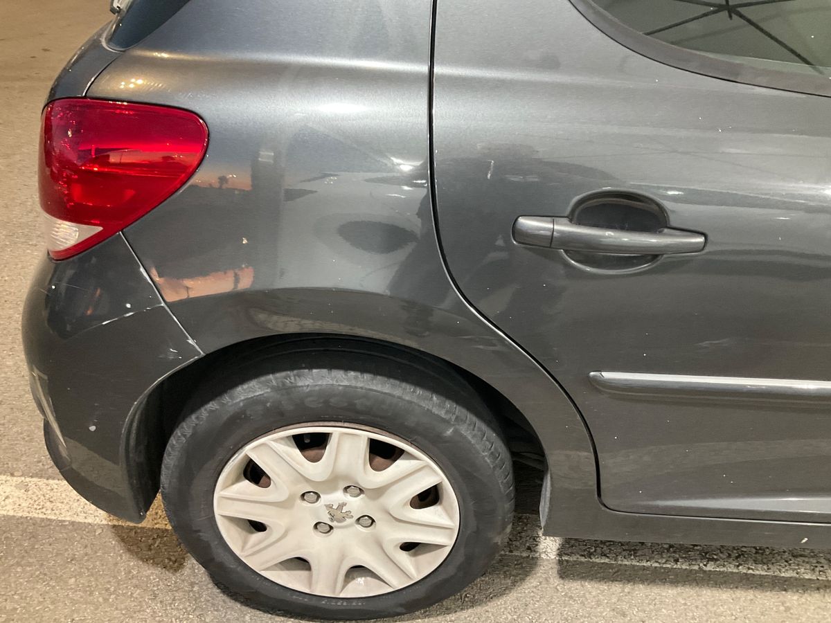 Peugeot 207 2014 — photo 27