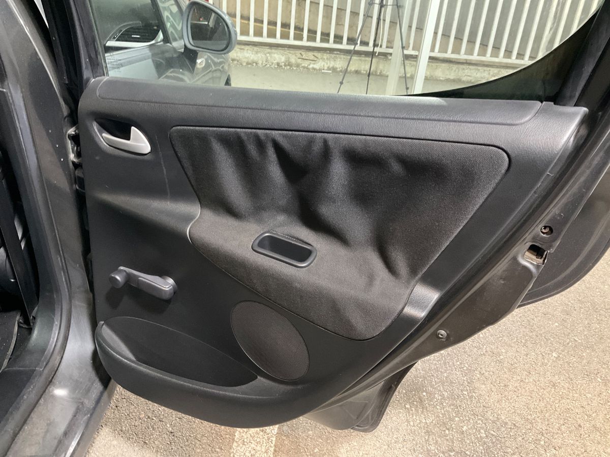 Peugeot 207 2014 — photo 33