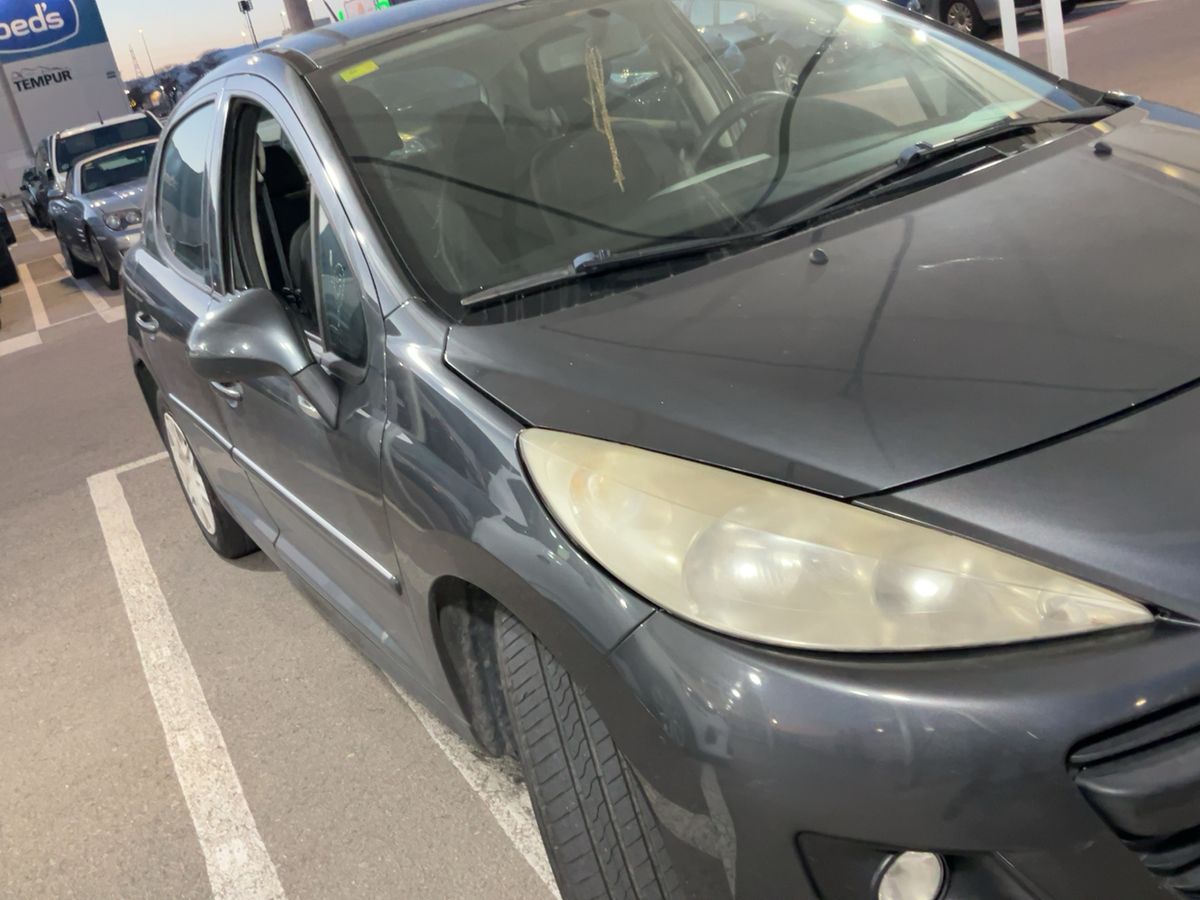Peugeot 207 2014 — photo 13