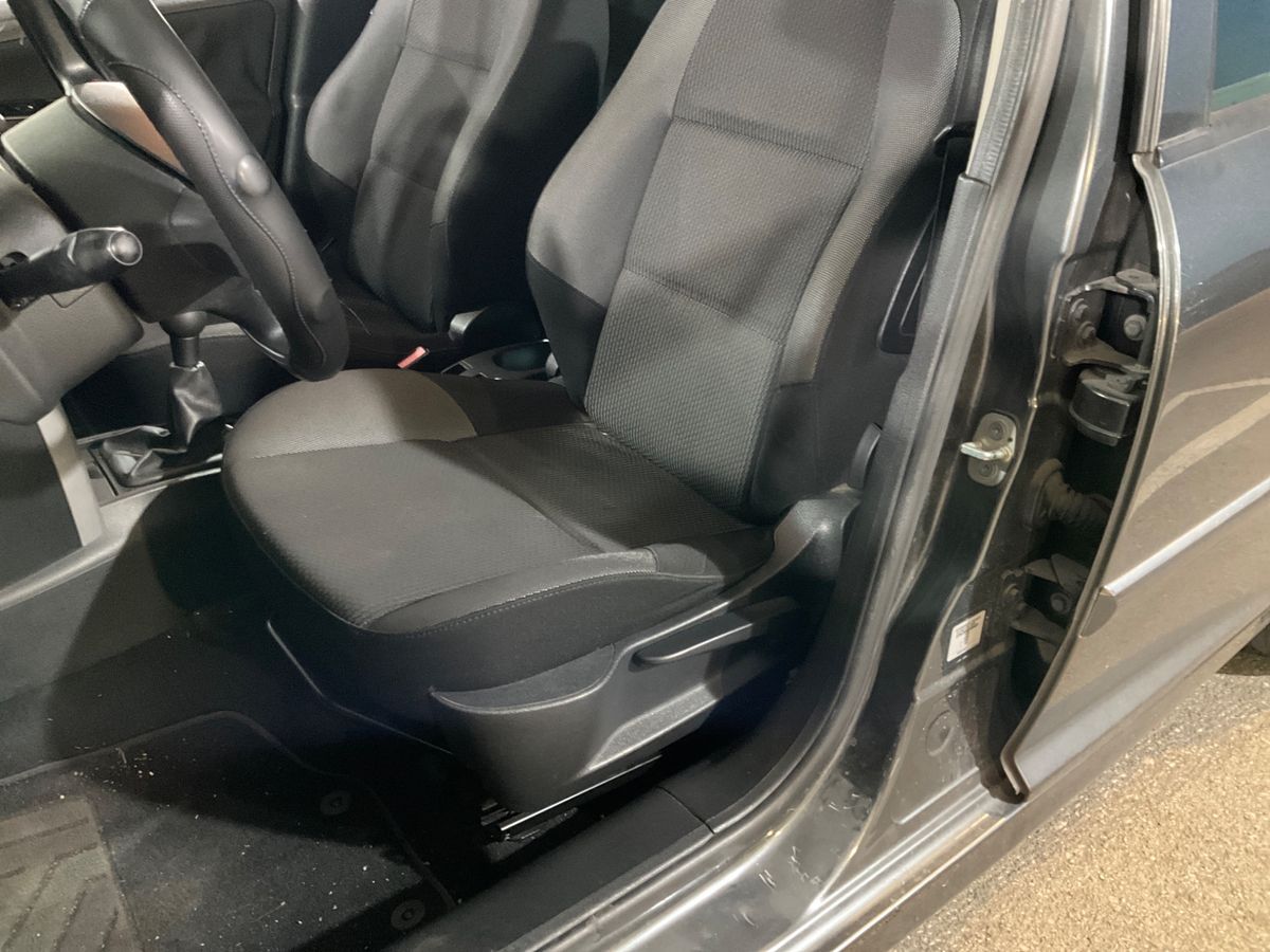 Peugeot 207 2014 — photo 36