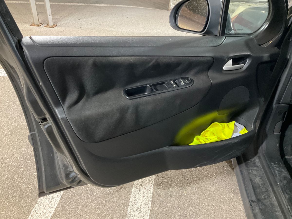 Peugeot 207 2014 — photo 35