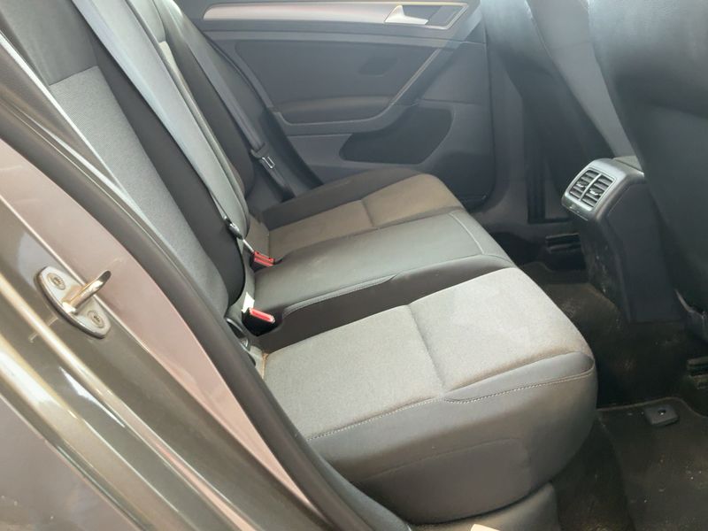 Volkswagen Golf VII 1.6 TDI Business BlueMotion Tech — zdjęcie 14