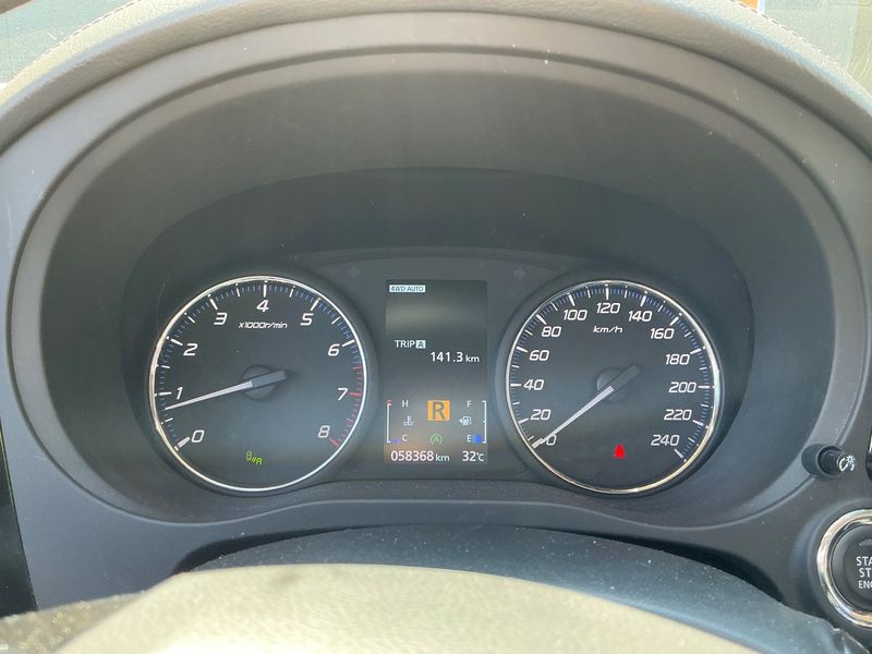 Mitsubishi Outlander 2.0 MIVEC Plus 4WD — zdjęcie 13