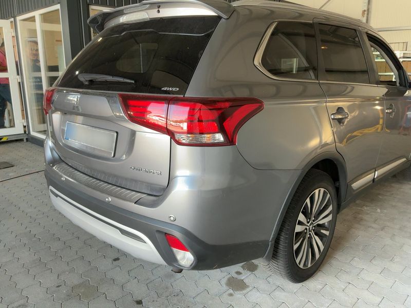 Mitsubishi Outlander 2.0 MIVEC Plus 4WD — zdjęcie 6