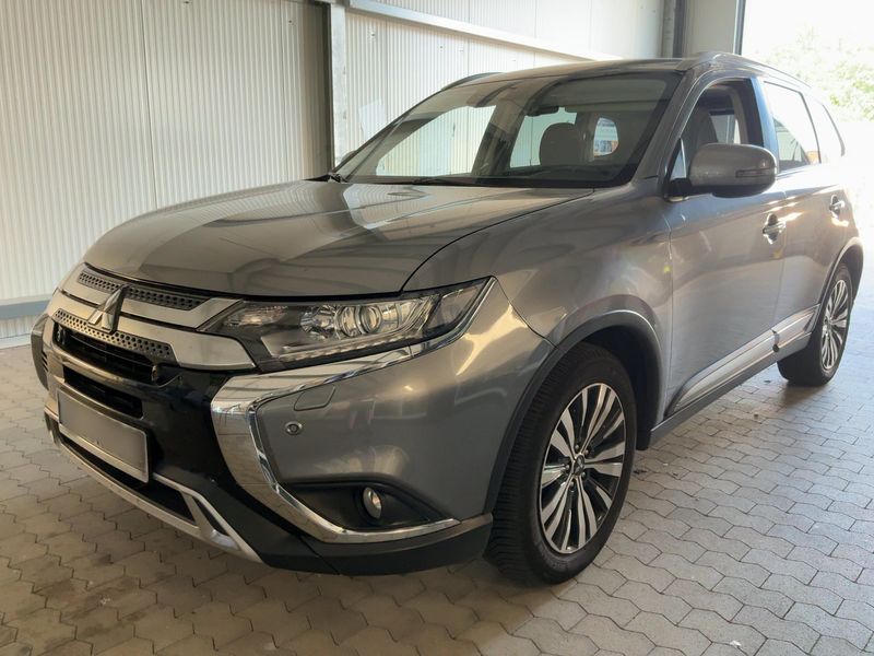 Mitsubishi Outlander 2.0 MIVEC Plus 4WD — zdjęcie 1