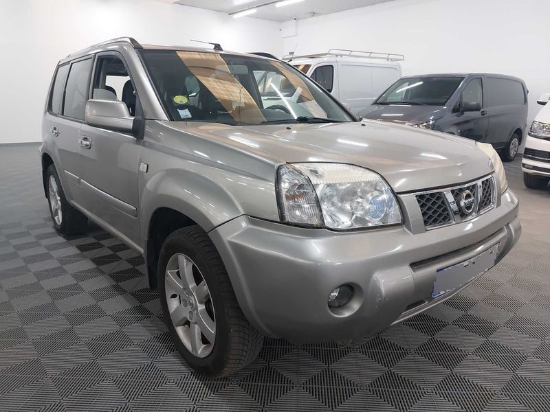 Nissan X-Trail 2.0 Elegance — zdjęcie 6