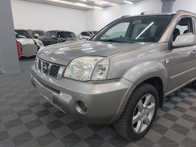 Nissan X-Trail 2.0 Elegance — zdjęcie 2