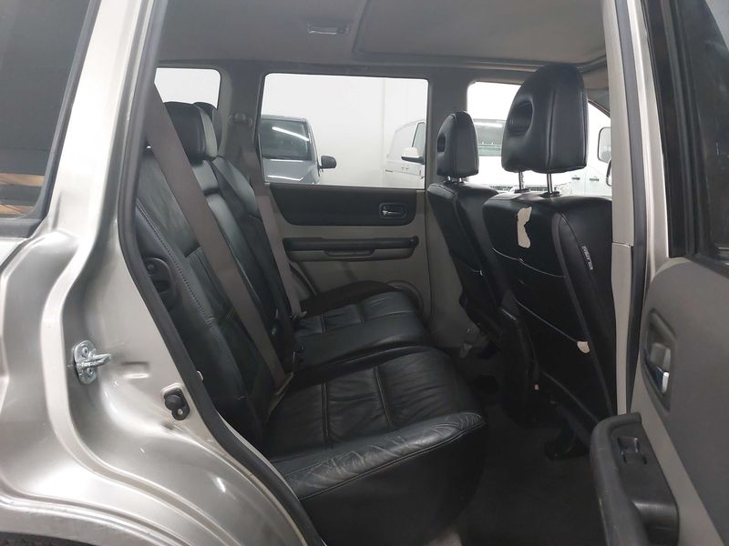 Nissan X-Trail 2.0 Elegance — zdjęcie 13