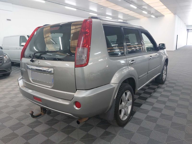 Nissan X-Trail 2.0 Elegance — zdjęcie 5